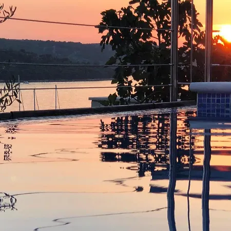 아파트 Lana 티스노