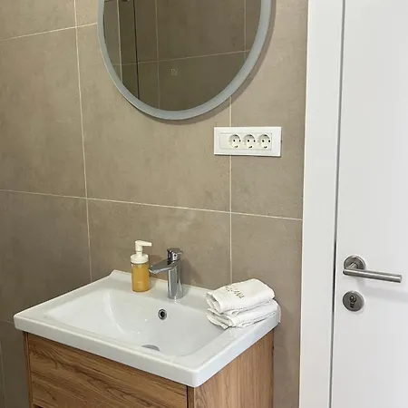 Lana Apartman *