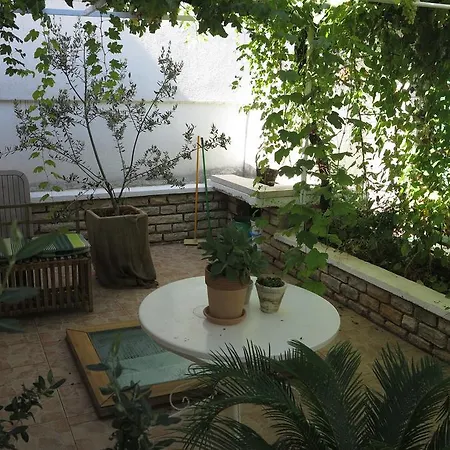 Lana Apartment Tisno