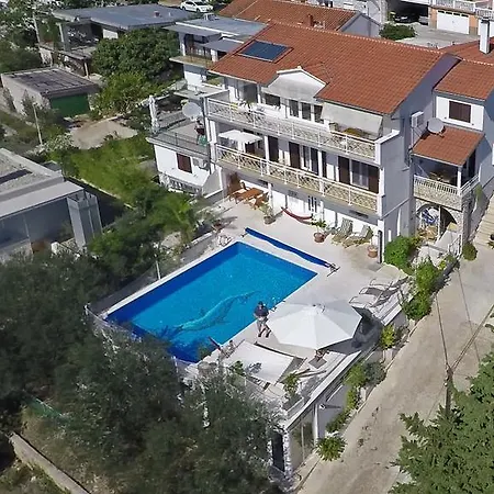 Lana Apartment Tisno