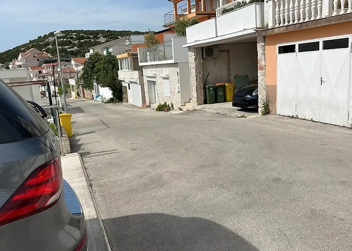 Lana 아파트 티스노