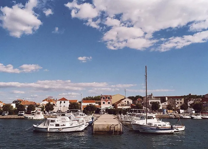 아파트 Lana 티스노